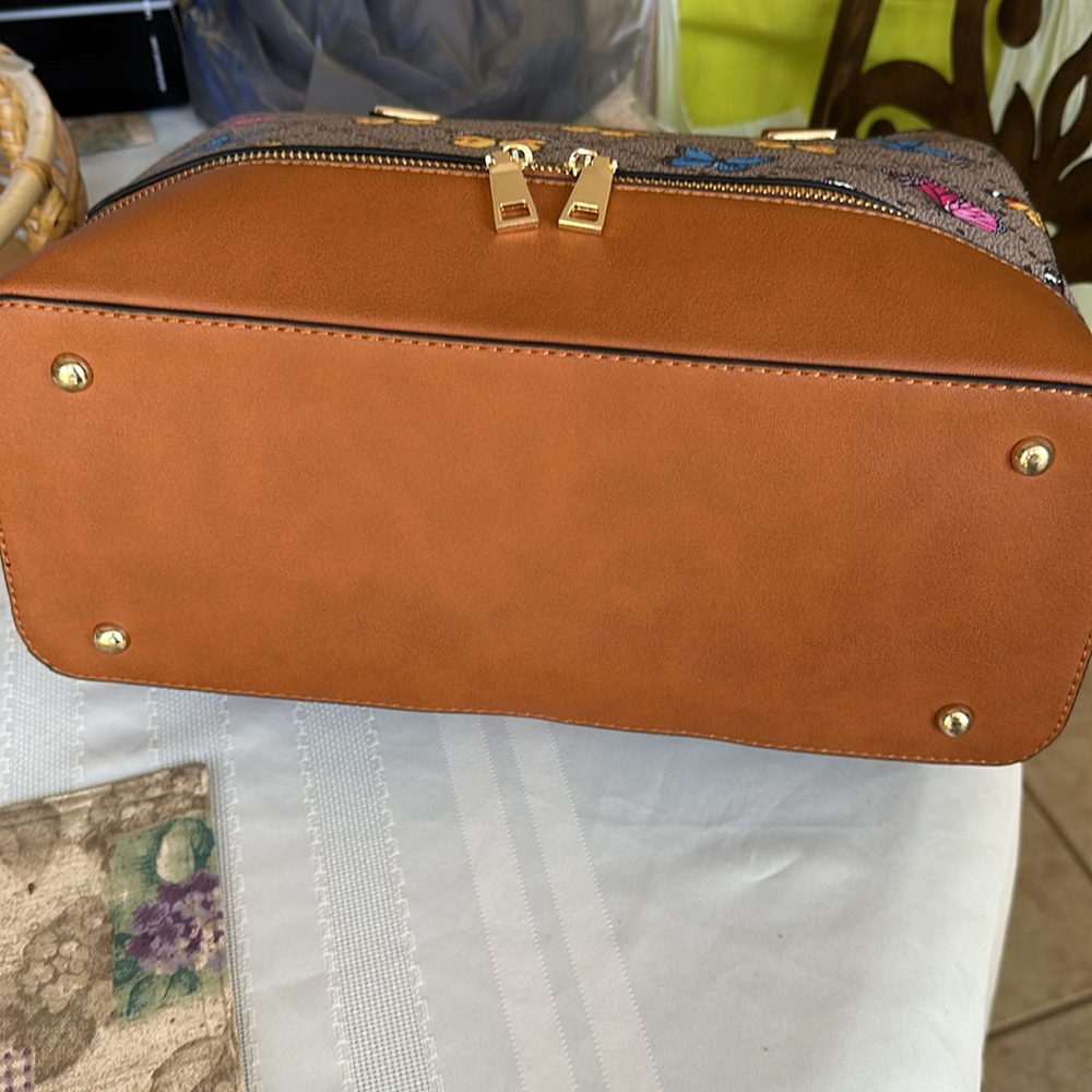 Brown Butterfly Pattern Tote with Leather Reinforced Handles NWT - Picture 7 of 9